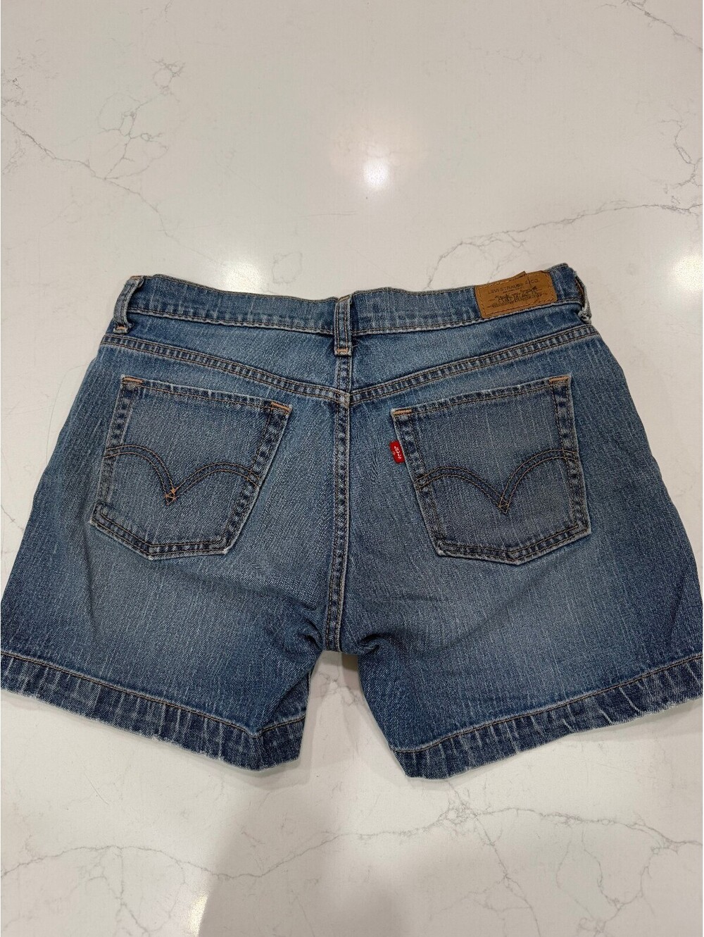 Levi's 515 Women's Denim Shorts Blue Mid Rise Size 8 Classic 5-Pocket